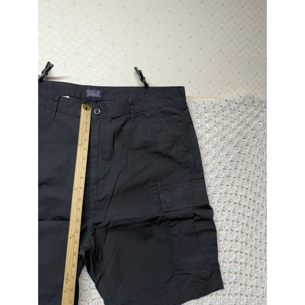 Levi's Khaki Carrier Cargo Shorts Mens Size 40 Black Ripstop Hiking Chino Casual